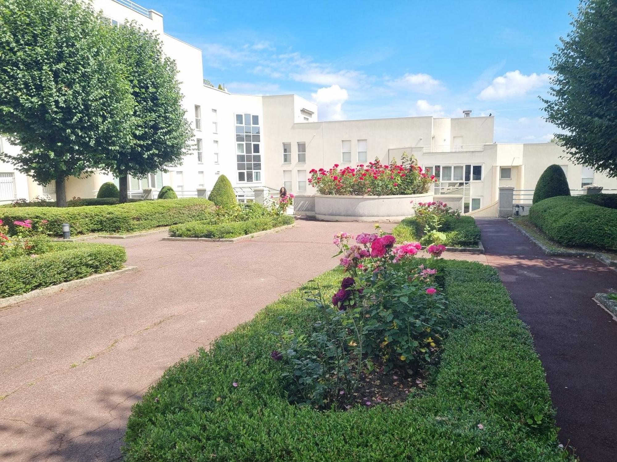 Chambre Avec Sdb Et Toilettes Privatives Rosny-sous-Bois Kültér fotó