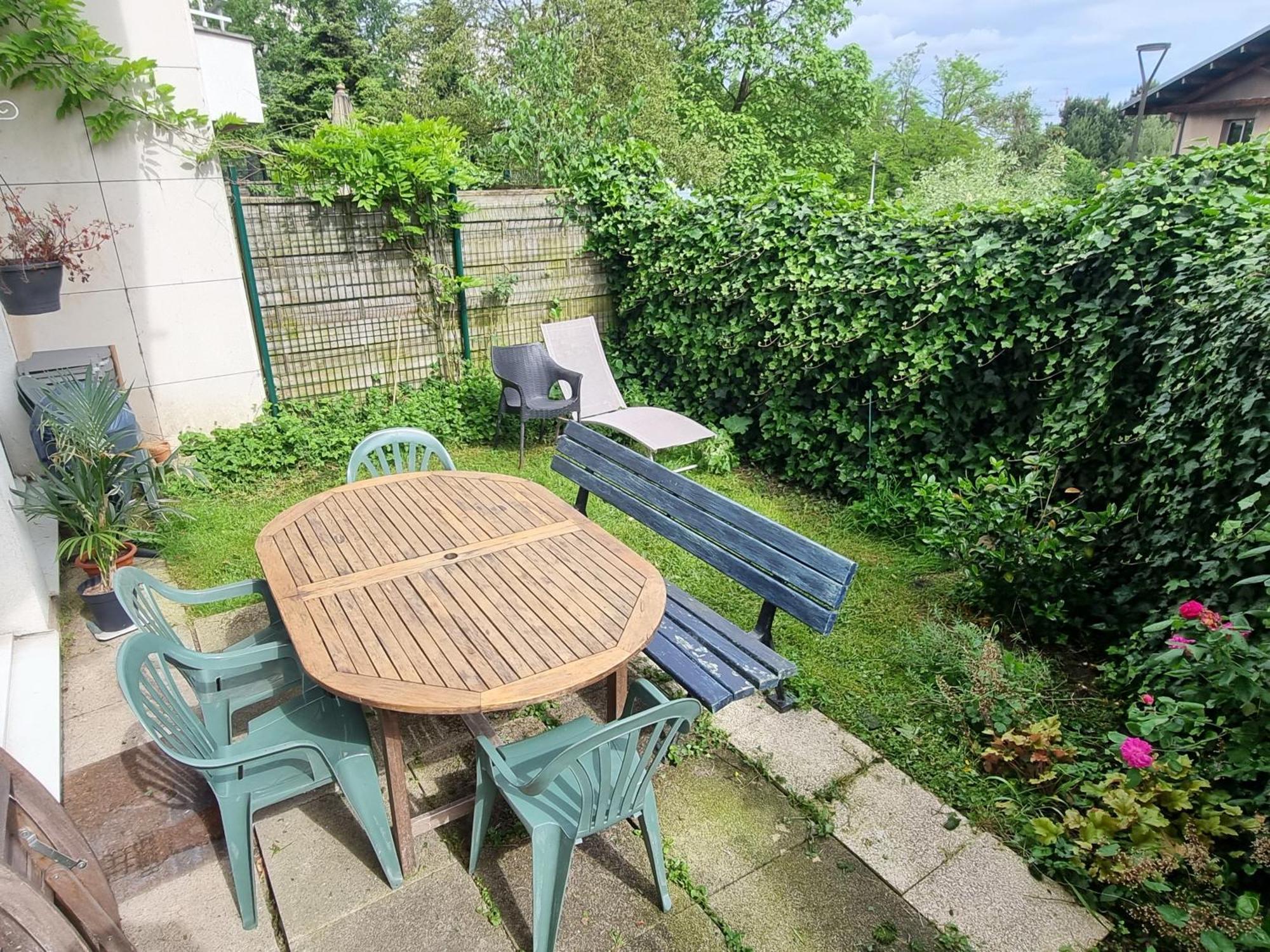 Chambre Avec Sdb Et Toilettes Privatives Rosny-sous-Bois Kültér fotó